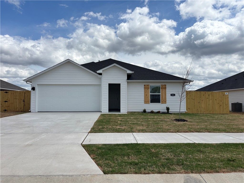 561 Raegan Street, Prairie Grove, AR 72753