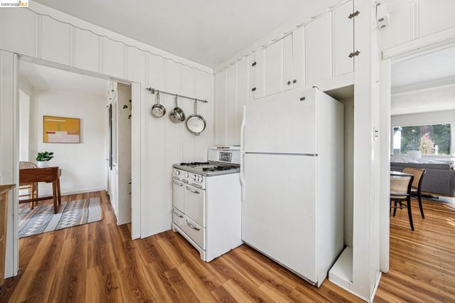 858 Neilson St, Berkeley, CA 94707