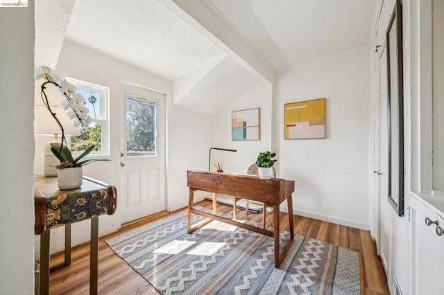 858 Neilson St, Berkeley, CA 94707