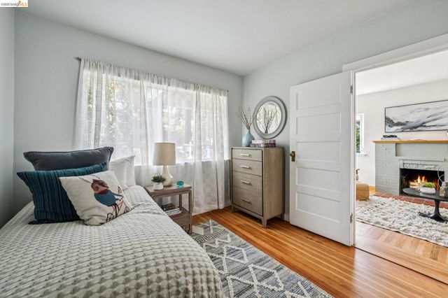 858 Neilson St, Berkeley, CA 94707