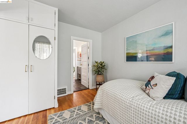 858 Neilson St, Berkeley, CA 94707