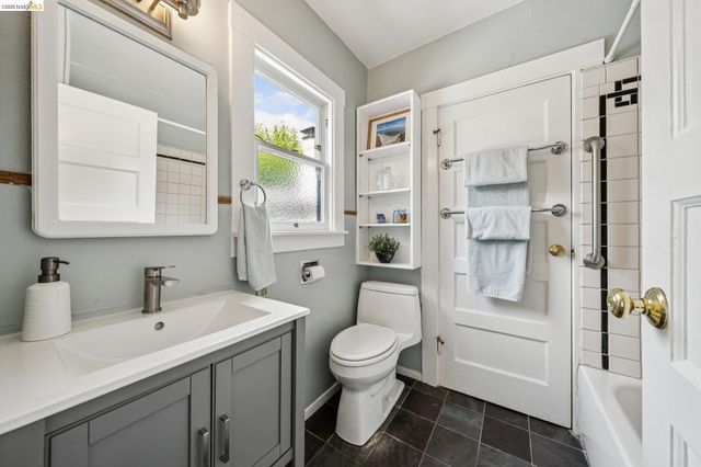 858 Neilson St, Berkeley, CA 94707