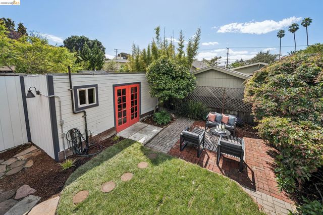 858 Neilson St, Berkeley, CA 94707