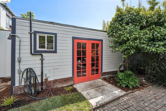 858 Neilson St, Berkeley, CA 94707