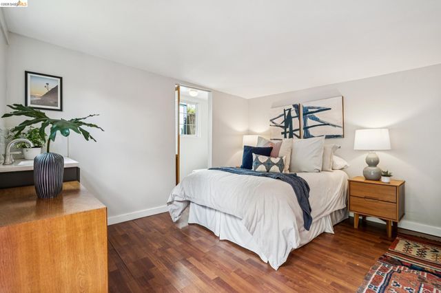 858 Neilson St, Berkeley, CA 94707