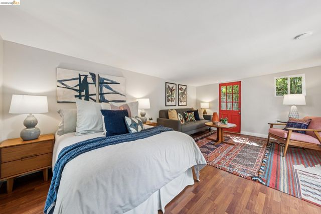 858 Neilson St, Berkeley, CA 94707
