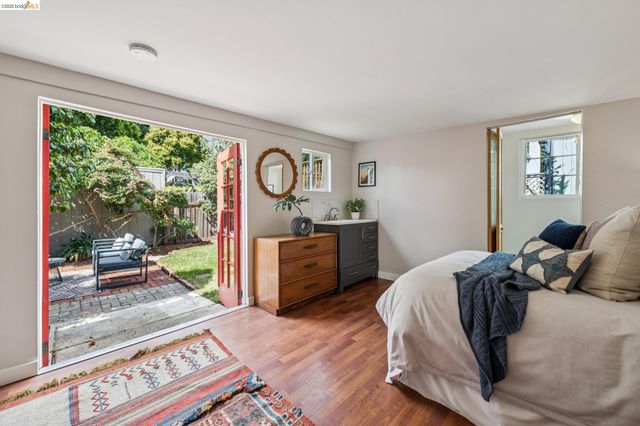 858 Neilson St, Berkeley, CA 94707