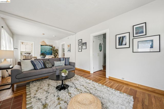 858 Neilson St, Berkeley, CA 94707