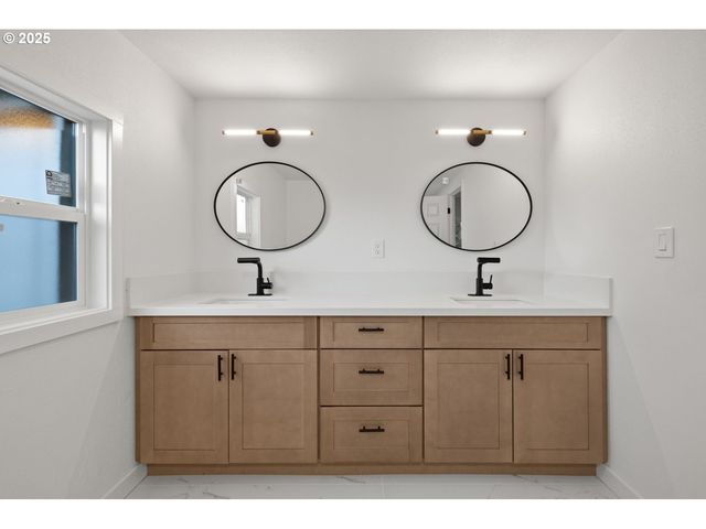 16000 Se Powell Blvd 34, Portland, OR 97236