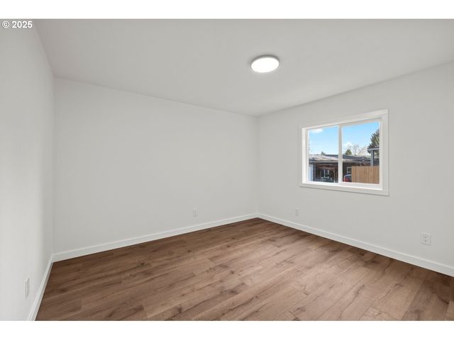 16000 Se Powell Blvd 34, Portland, OR 97236