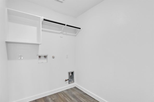 420 W Lobit Street, Baytown, TX 77520