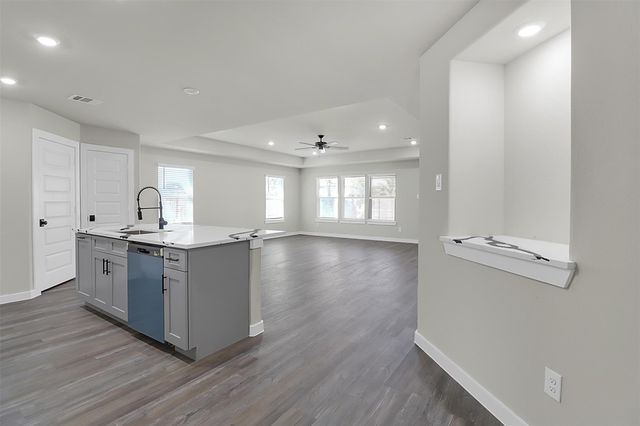 420 W Lobit Street, Baytown, TX 77520