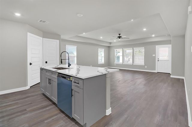 420 W Lobit Street, Baytown, TX 77520