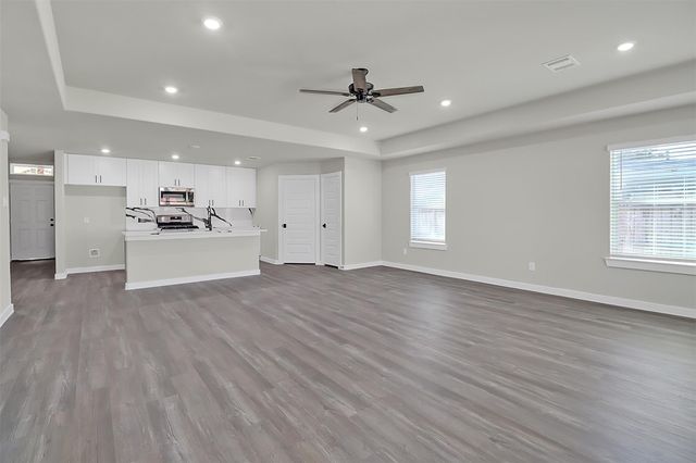 420 W Lobit Street, Baytown, TX 77520