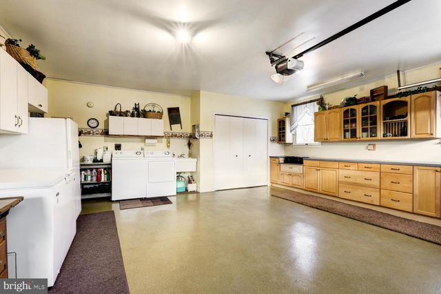 1012 RABBIT HILL RD, Lititz, PA 17543