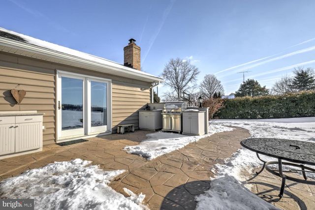 1012 RABBIT HILL RD, Lititz, PA 17543