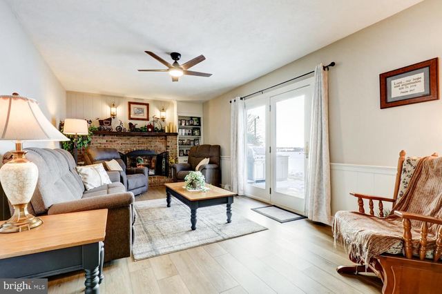 1012 RABBIT HILL RD, Lititz, PA 17543