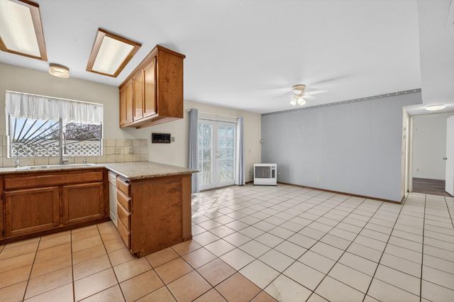 3940 Pineoakyo Ct, Rescue, CA 95672