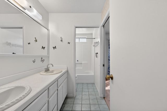 3940 Pineoakyo Ct, Rescue, CA 95672