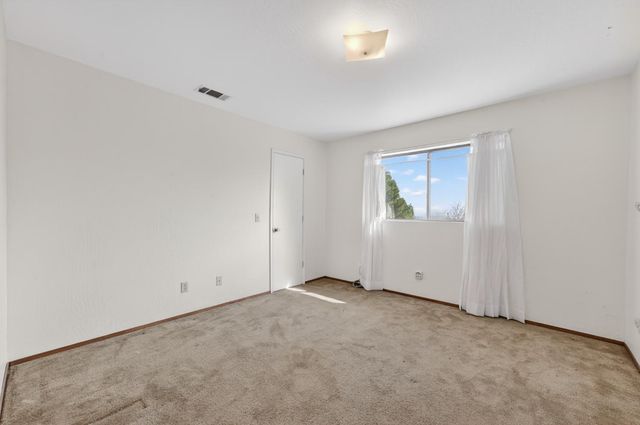 3940 Pineoakyo Ct, Rescue, CA 95672