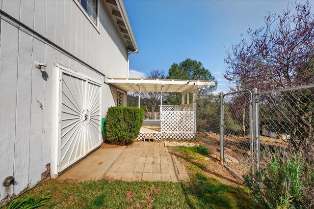 3940 Pineoakyo Ct, Rescue, CA 95672