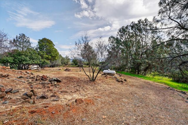 3940 Pineoakyo Ct, Rescue, CA 95672