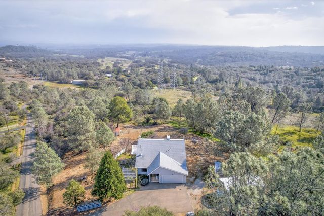 3940 Pineoakyo Ct, Rescue, CA 95672