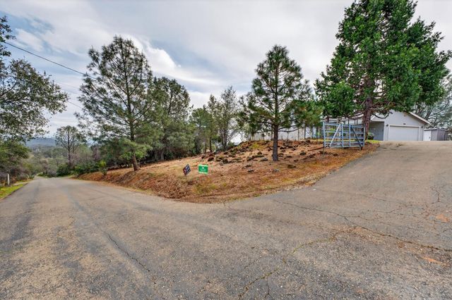 3940 Pineoakyo Ct, Rescue, CA 95672