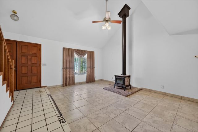 3940 Pineoakyo Ct, Rescue, CA 95672