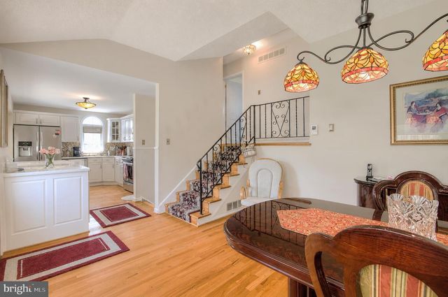 103 BARCLAY DR, Blackwood, NJ 08012