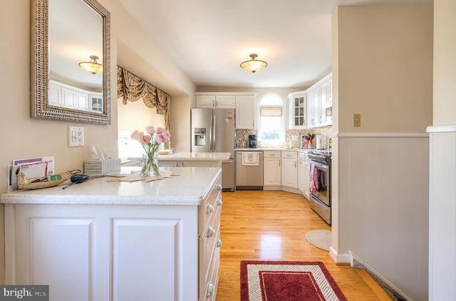 103 BARCLAY DR, Blackwood, NJ 08012