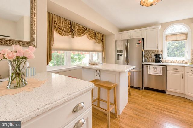 103 BARCLAY DR, Blackwood, NJ 08012