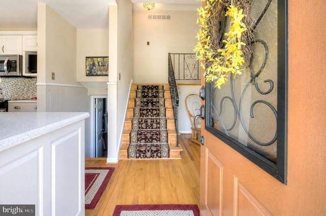 103 BARCLAY DR, Blackwood, NJ 08012