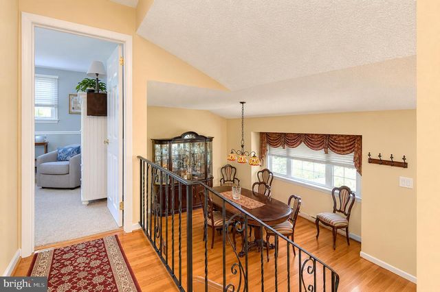 103 BARCLAY DR, Blackwood, NJ 08012