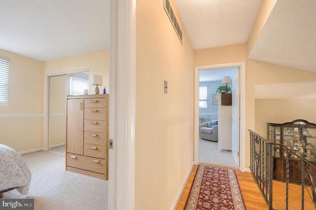 103 BARCLAY DR, Blackwood, NJ 08012