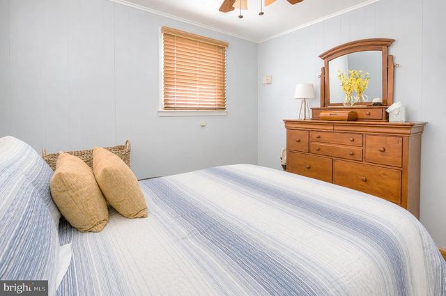 103 BARCLAY DR, Blackwood, NJ 08012