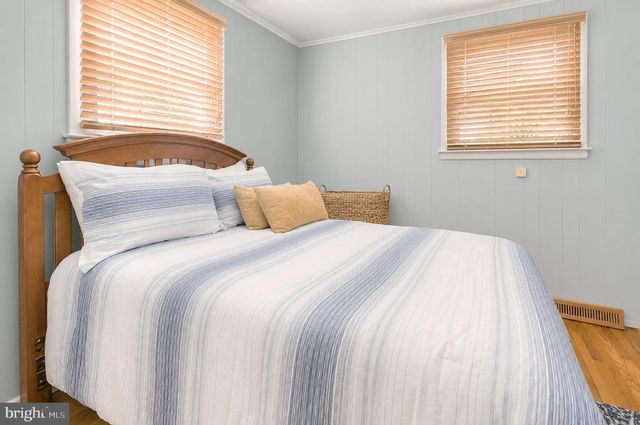 103 BARCLAY DR, Blackwood, NJ 08012