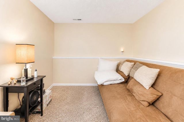 103 BARCLAY DR, Blackwood, NJ 08012