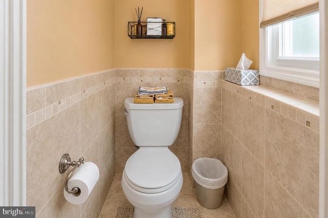 103 BARCLAY DR, Blackwood, NJ 08012