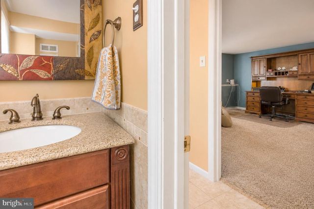 103 BARCLAY DR, Blackwood, NJ 08012