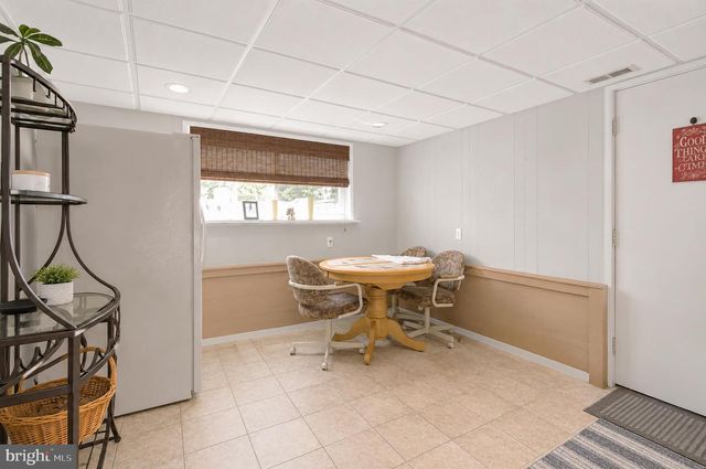 103 BARCLAY DR, Blackwood, NJ 08012