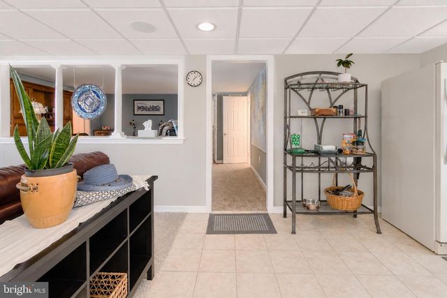 103 BARCLAY DR, Blackwood, NJ 08012