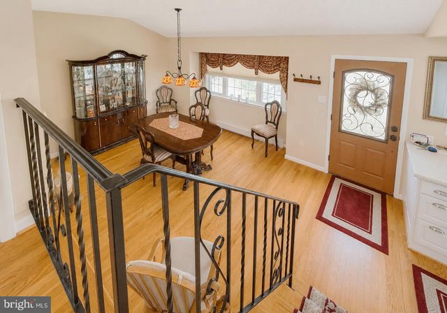 103 BARCLAY DR, Blackwood, NJ 08012