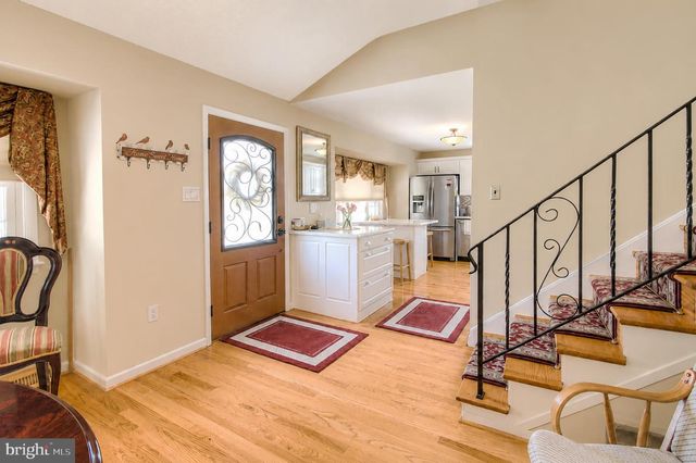 103 BARCLAY DR, Blackwood, NJ 08012