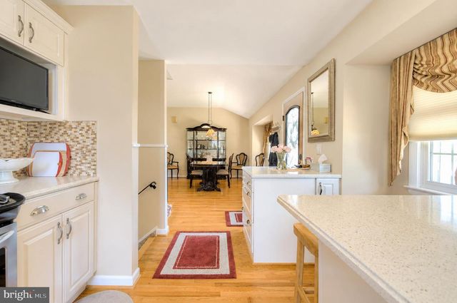 103 BARCLAY DR, Blackwood, NJ 08012