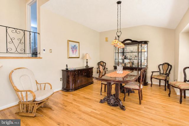 103 BARCLAY DR, Blackwood, NJ 08012