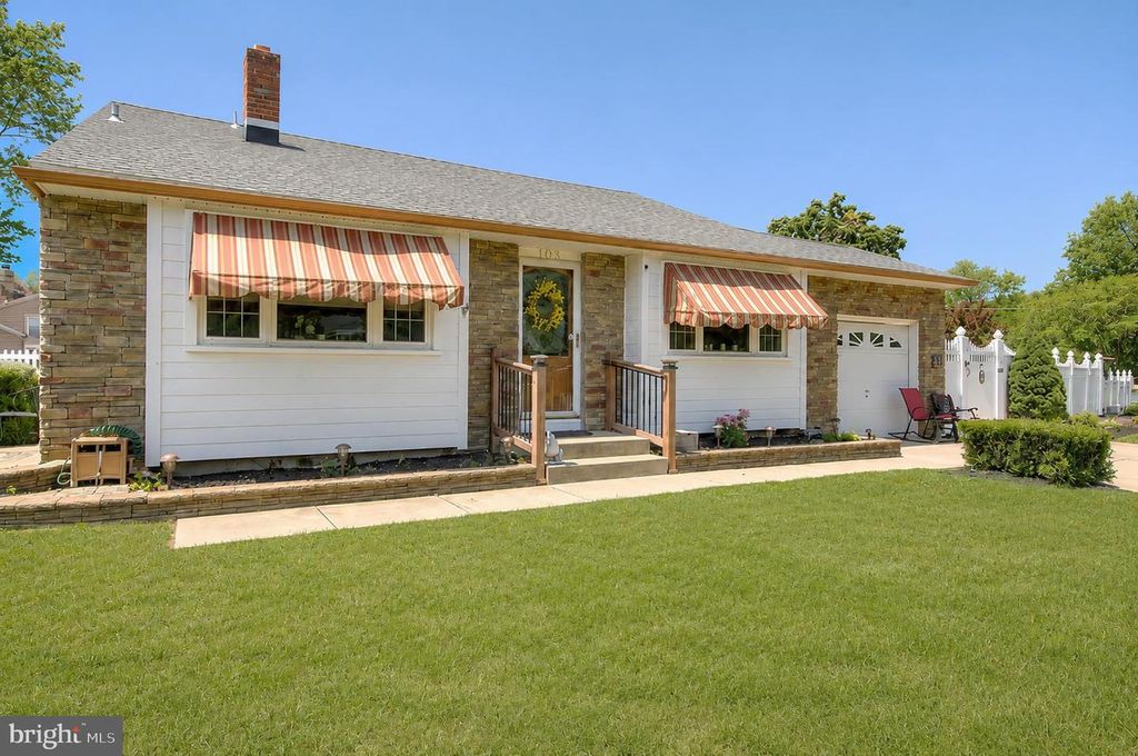 103 BARCLAY DR, Blackwood, NJ 08012