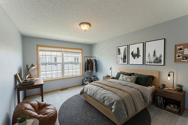 1586 Woodlynn Avenue 2, Maplewood, MN 55109