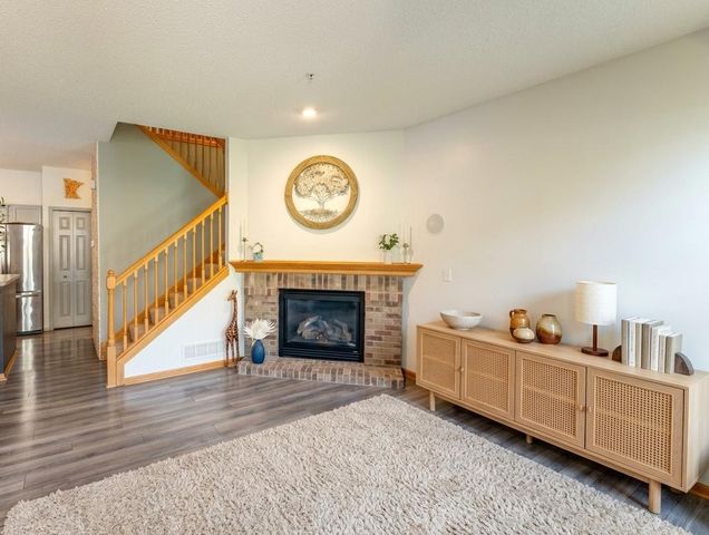 1586 Woodlynn Avenue 2, Maplewood, MN 55109