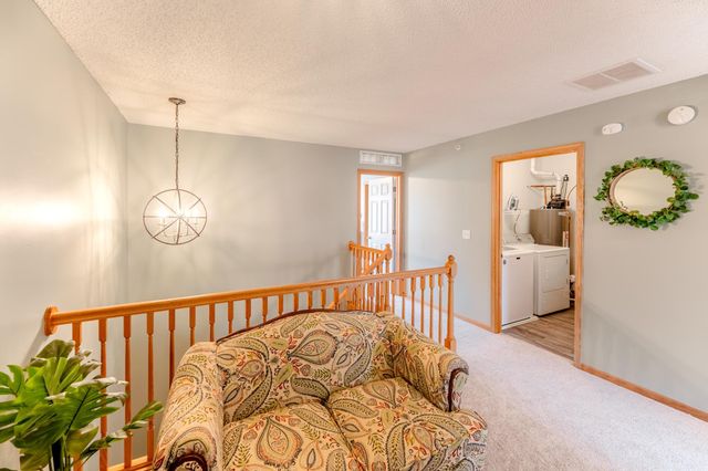 1586 Woodlynn Avenue 2, Maplewood, MN 55109